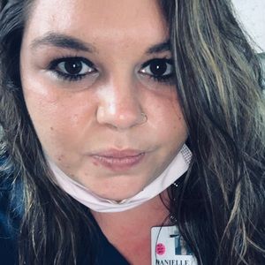 Meet your Posher, Danielle